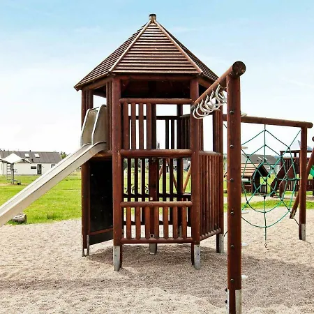 8 Person In Brovst-by Traum * ברובסט