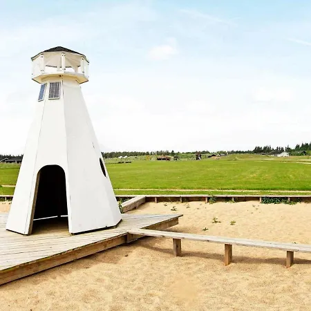 8 Person In Brovst-by Traum ברובסט